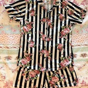 2 piece short pyjamas.